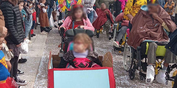 Sortie au carnaval de Banyuls-sur-Mer pour les enfants de l’IEM Galaxie